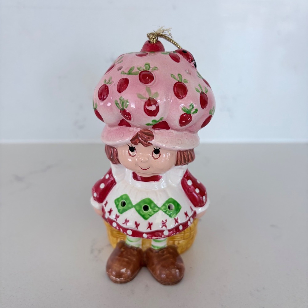 Vintage 1983 Strawberry Shortcake Ceramic Potpourri Ornament 5 In trinket
